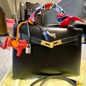 Hermes Kelly Handbag Noir Box Calf with gold hardware 32